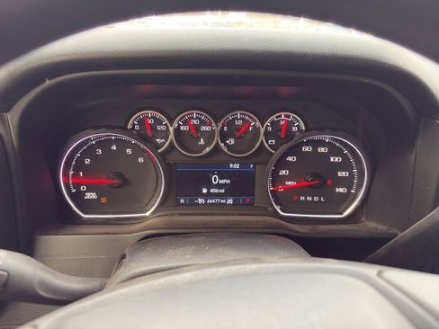 Used 2022 Chevrolet Silverado 2500 Custom w/ Custom Value Package image 10