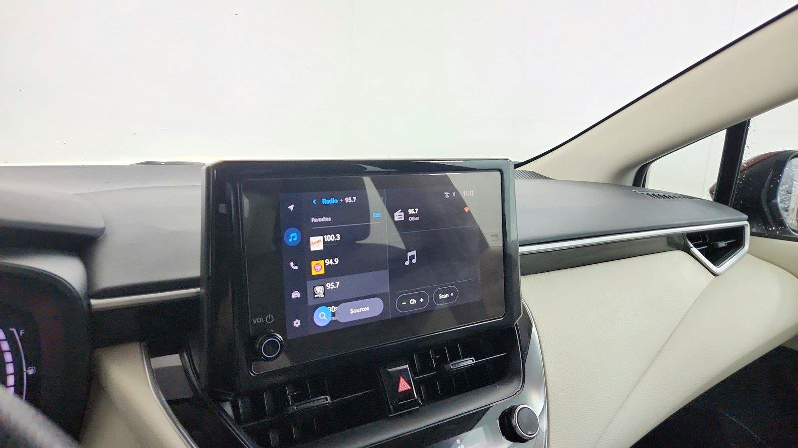 Used 2026 Toyota Corolla LE FWD image 31