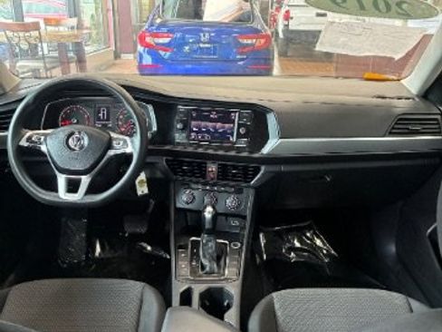 Used 2019 Volkswagen Jetta SE FWD image 29