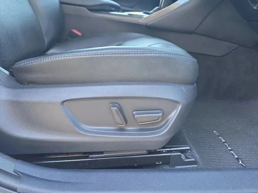 Used 2021 Toyota Camry XLE FWD image 49