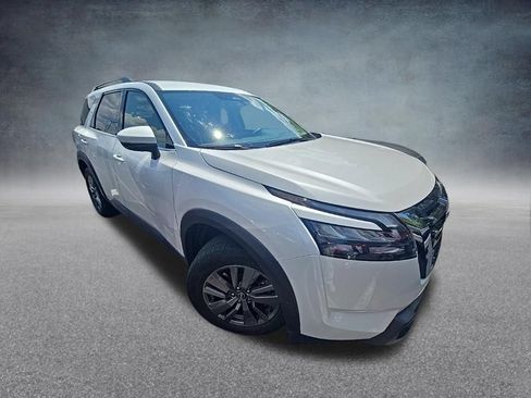 Used 2025 Nissan Pathfinder SV AWD/4WD image 2