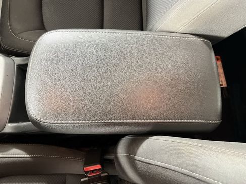 Used 2022 Chevrolet Colorado LT w/ Fleet Safety Package image 22