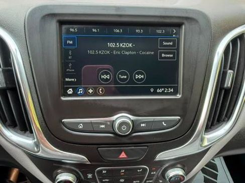 Used 2019 Chevrolet Equinox LT FWD image 18