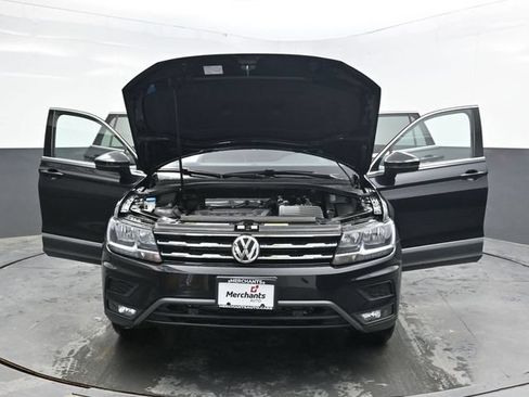 Used 2021 Volkswagen Tiguan SE AWD/4WD image 46