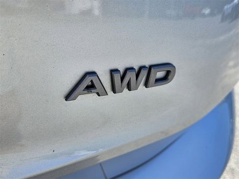 Certified 2025 Nissan Rogue S image 9