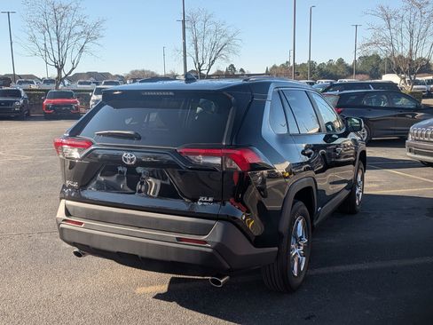 Used 2025 Toyota RAV4 XLE image 9