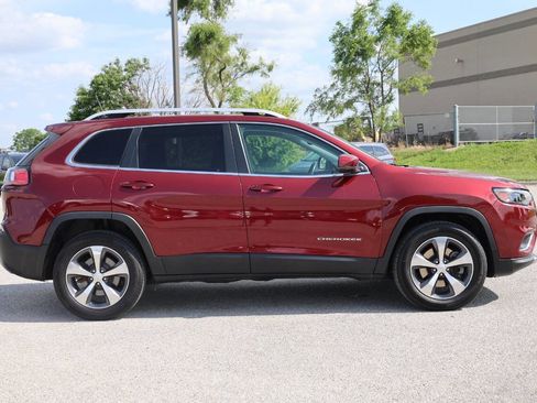 Used 2019 Jeep Cherokee Limited image 7