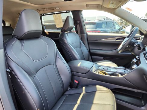 Certified 2025 INFINITI QX60 Luxe AWD/4WD image 16