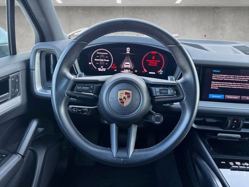 Used 2024 Porsche Cayenne Base image 21