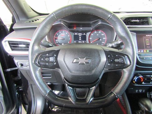 Used 2022 Chevrolet TrailBlazer RS FWD image 13