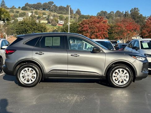 Used 2025 Ford Escape Active image 2