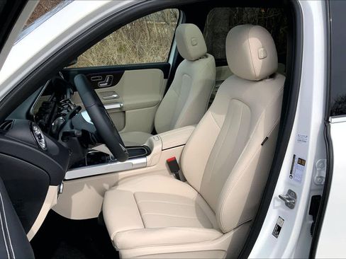 New 2026 Mercedes-Benz GLB 250 4MATIC image 12