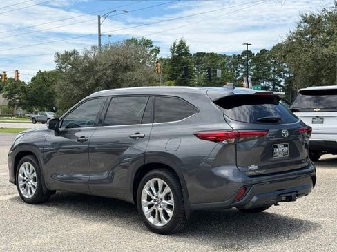 Used 2023 Toyota Highlander Limited AWD/4WD image 7