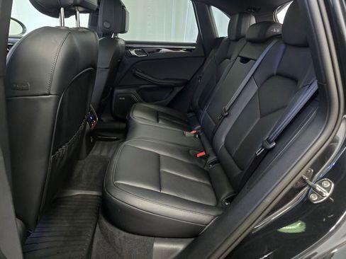 Certified 2024 Porsche Macan image 20