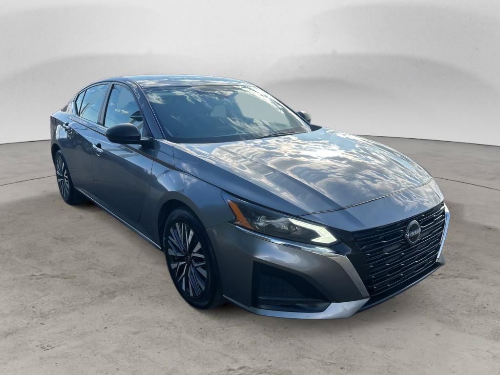 Used 2024 Nissan Altima 2.5 SV FWD image 7