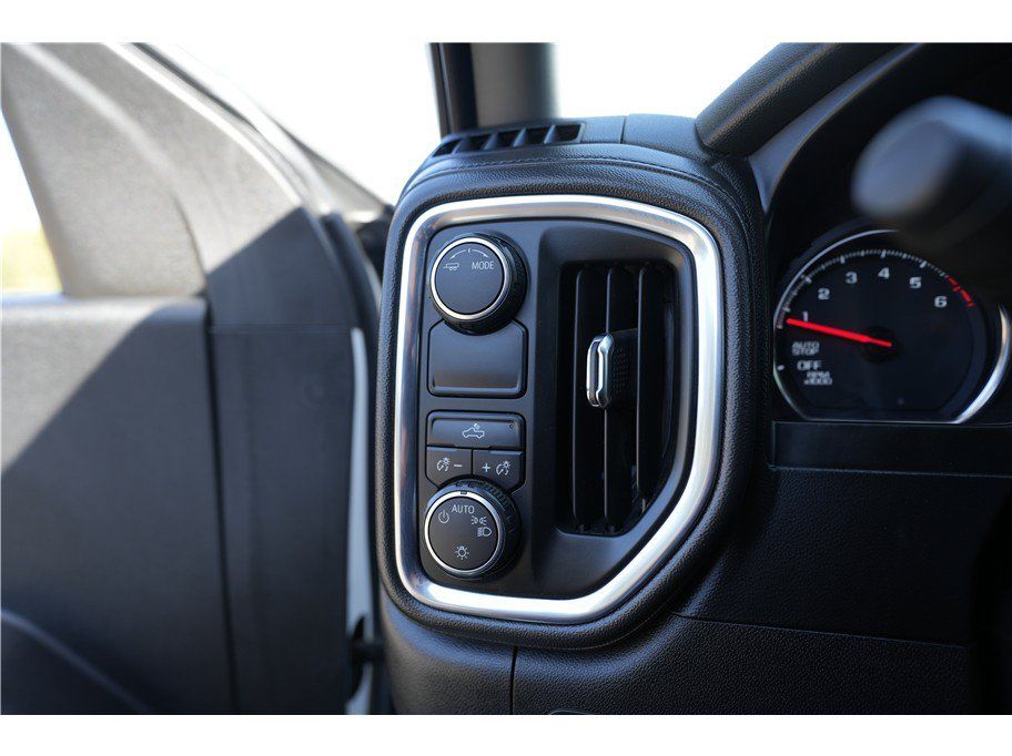 Used 2020 Chevrolet Silverado 1500 LT RWD image 18