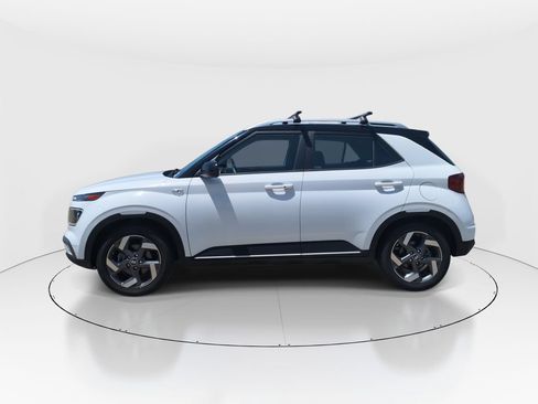 Used 2024 Hyundai Venue Limited FWD image 5