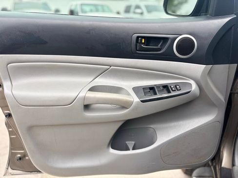 Used 2013 Toyota Tacoma PreRunner w/ SR5 Pkg image 9