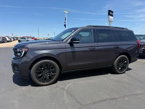 Used 2025 Ford Expedition Platinum w/ Stealth Appearance Package AWD/4WD image 5