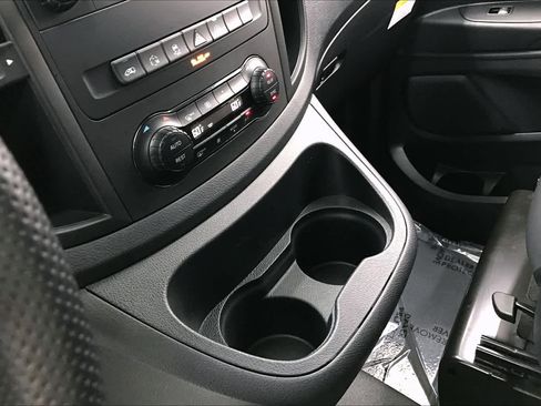Used 2019 Mercedes-Benz Metris Passenger image 22