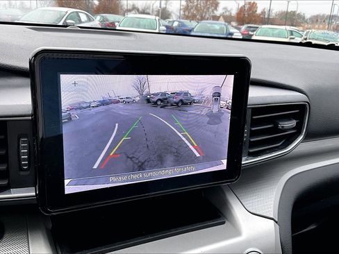 Used 2022 Ford Explorer XLT w/ Equipment Group 202A image 31