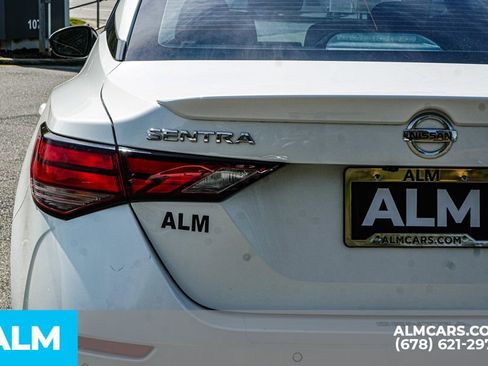 Used 2023 Nissan Sentra SR w/ SR Premium Package image 16
