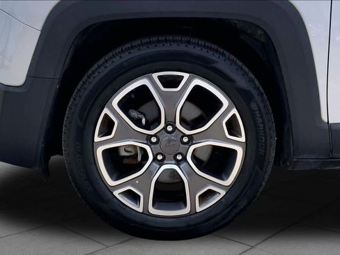 Used 2017 Jeep Renegade Limited image 11