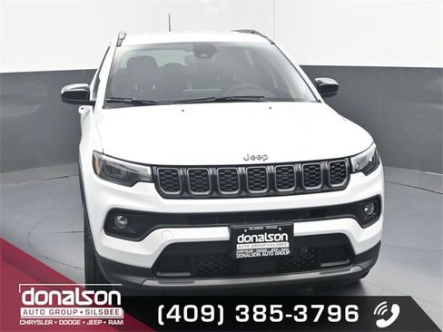 New 2026 Jeep Compass Latitude image 3