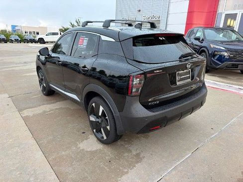 Certified 2025 Nissan Kicks SR FWD image 3