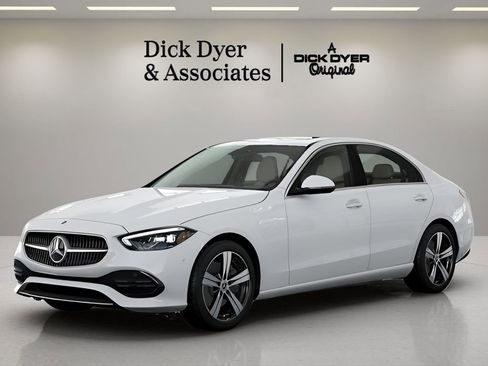 Used 2025 Mercedes-Benz C 300 Sedan image 28