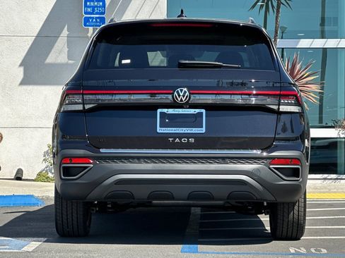 New 2026 Volkswagen Taos SE image 6