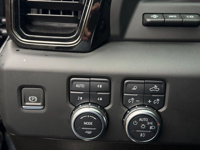 Used 2024 GMC Sierra 1500 AT4 w/ Technology Package AWD/4WD image 23