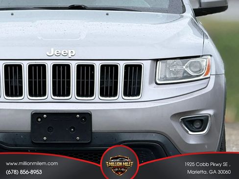 Used 2014 Jeep Grand Cherokee Laredo w/ 18" Wheel & 8.4" Radio Group RWD image 12