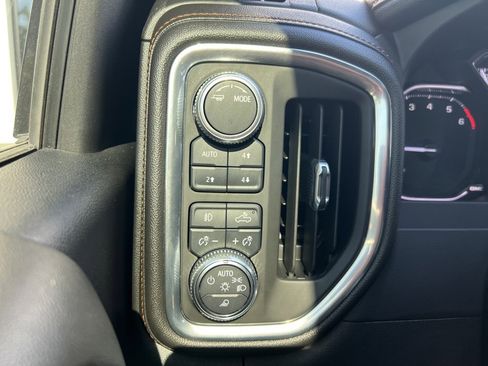 Used 2021 GMC Sierra 2500 AT4 w/ AT4 Preferred Package image 30