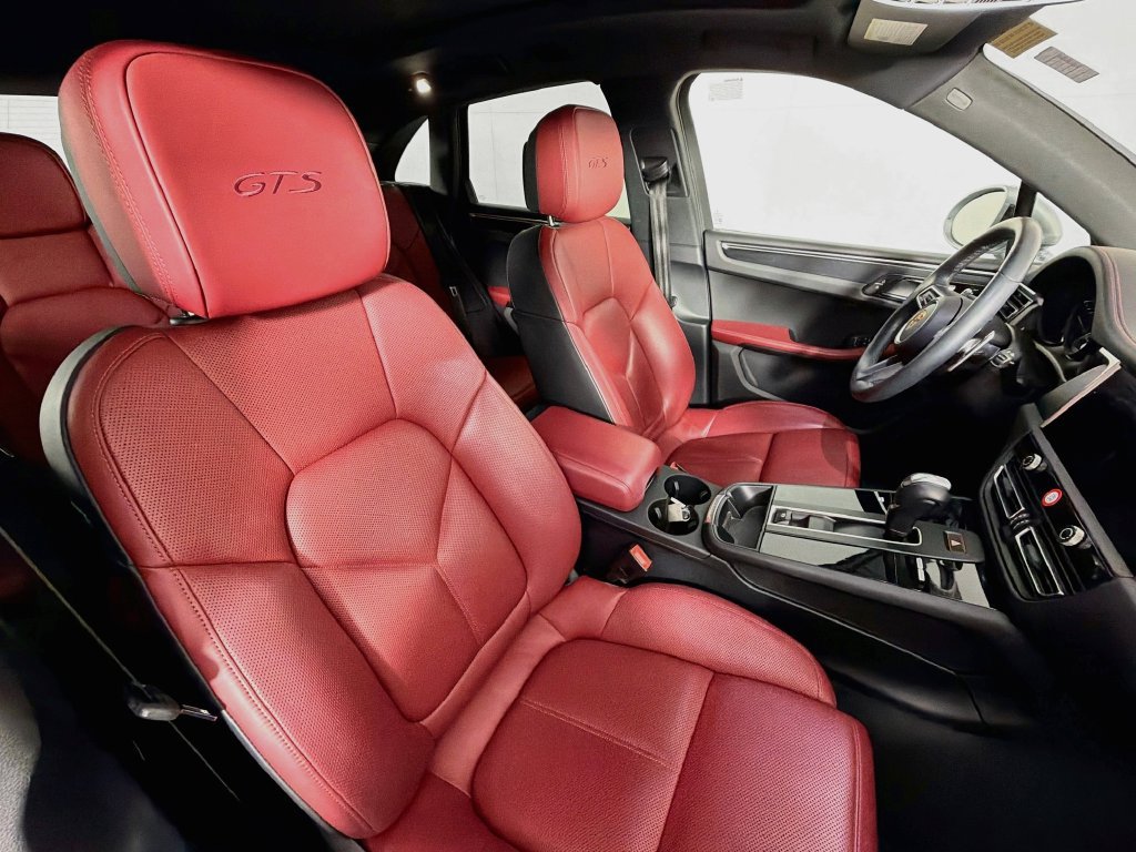 Certified 2024 Porsche Macan GTS AWD/4WD image 30