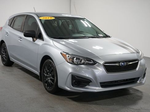 Used 2019 Subaru Impreza 2.0i image 3