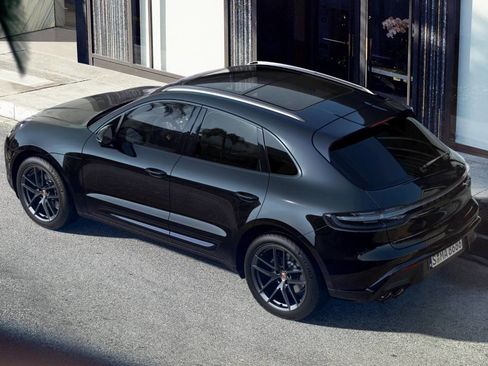 New 2026 Porsche Macan Turbo image 4