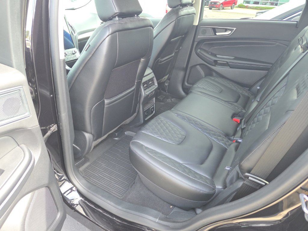Certified 2024 Ford Edge Titanium w/ Equipment Group 301A AWD/4WD image 9