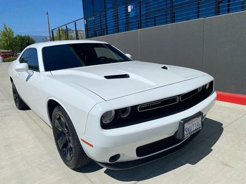 Used 2020 Dodge Challenger SXT RWD image 11