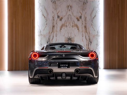 Used 2018 Ferrari 488 Spider RWD image 5
