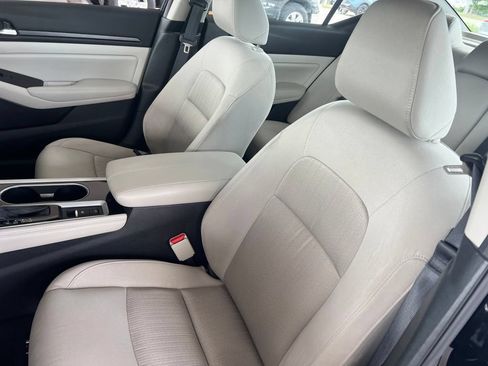 Certified 2024 Nissan Altima 2.5 SV w/ SV Premium Package FWD image 5
