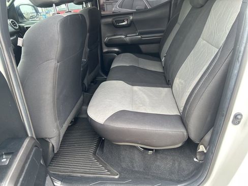 Used 2022 Toyota Tacoma TRD Sport w/ Technology Package image 23