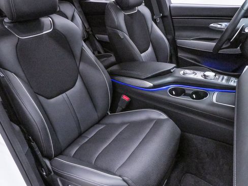 Certified 2025 Genesis GV70 3.5T Sport image 15