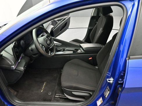Used 2024 Hyundai Elantra SEL image 11