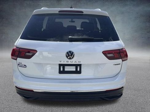 Used 2023 Volkswagen Tiguan SE image 6