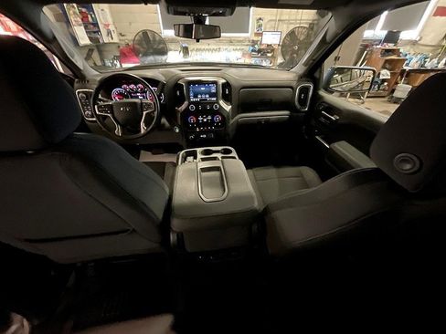 Used 2022 Chevrolet Silverado 1500 RST w/ Z71 Off-Road Package image 3