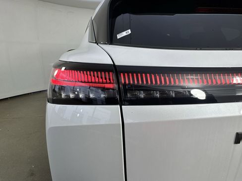 New 2025 Nissan Murano SV image 28