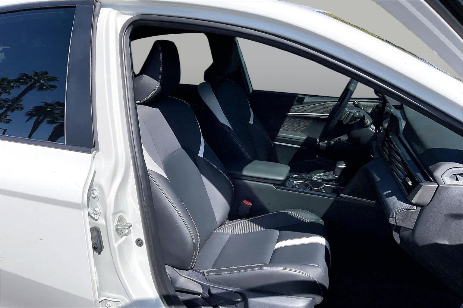 Certified 2025 Toyota Camry SE w/ Convenience Package FWD image 8