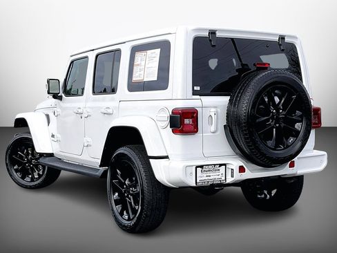 Certified 2022 Jeep Wrangler Unlimited Sahara image 11