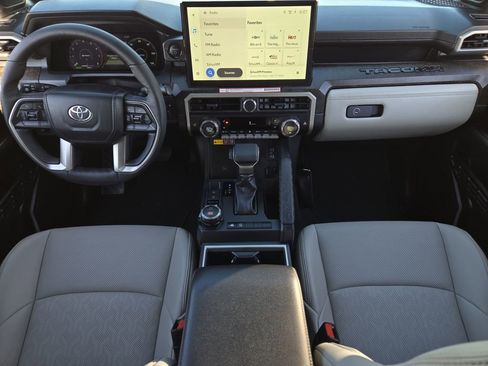 Certified 2025 Toyota Tacoma Limited image 28